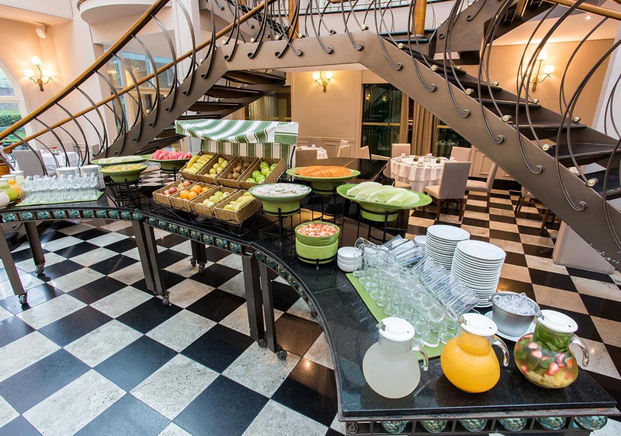 Hotel Gran Estanplaza Berrini São Paulo Exteriér fotografie Breakfast buffet at a hotel