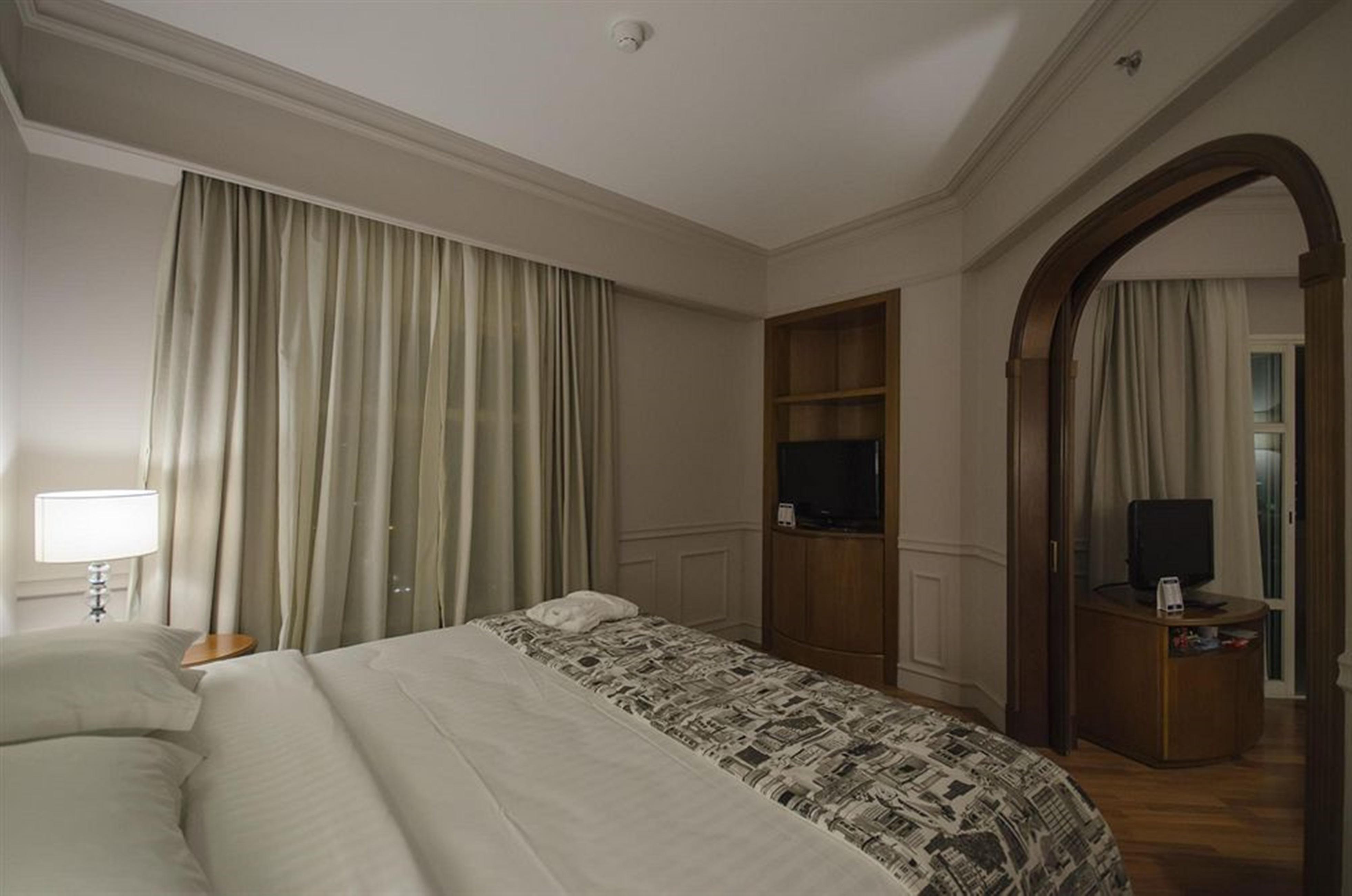 Hotel Gran Estanplaza Berrini São Paulo Exteriér fotografie A bedroom at the hotel