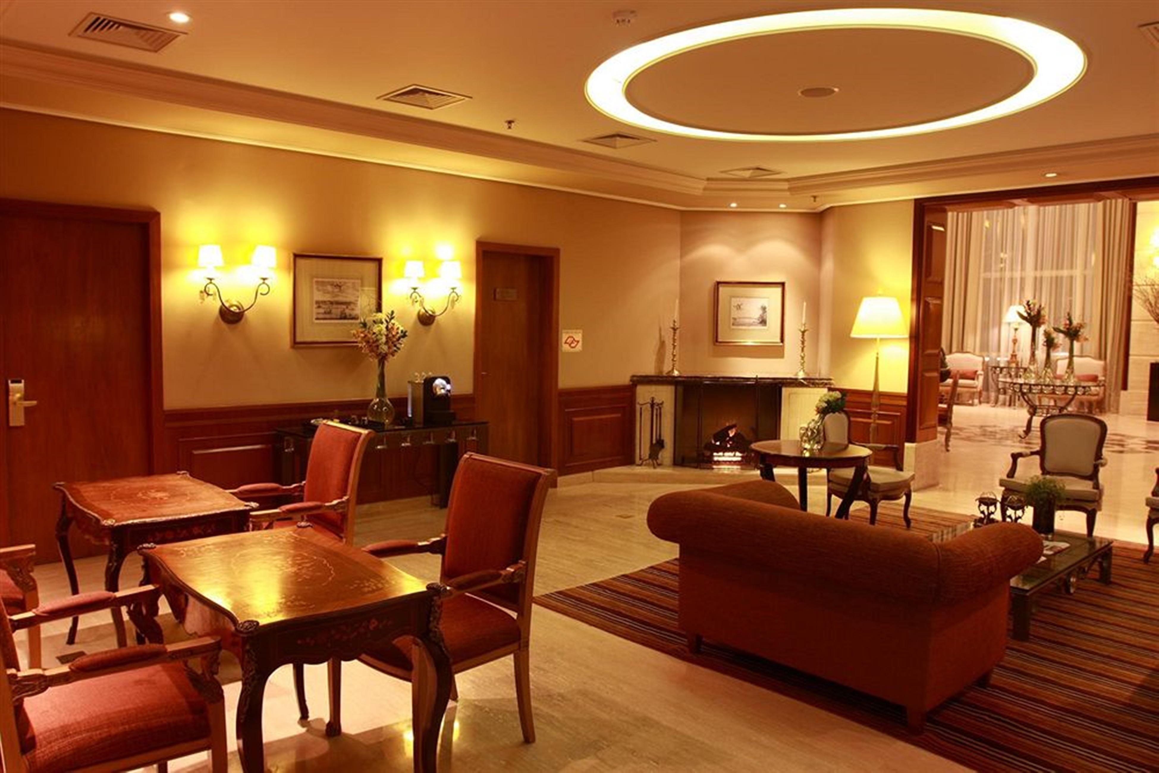Hotel Gran Estanplaza Berrini São Paulo Exteriér fotografie The lounge at the airport